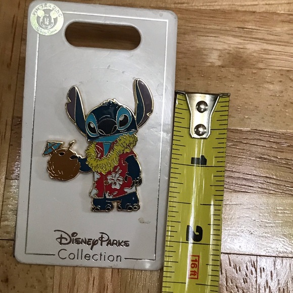 Disney Parks STITCH Luau Pin - Picture 4 of 4